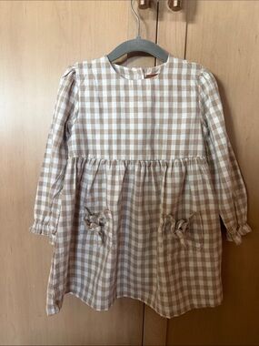 Girls Beige and White Gingham Long-Sleeve Dress with Pocket Bows
